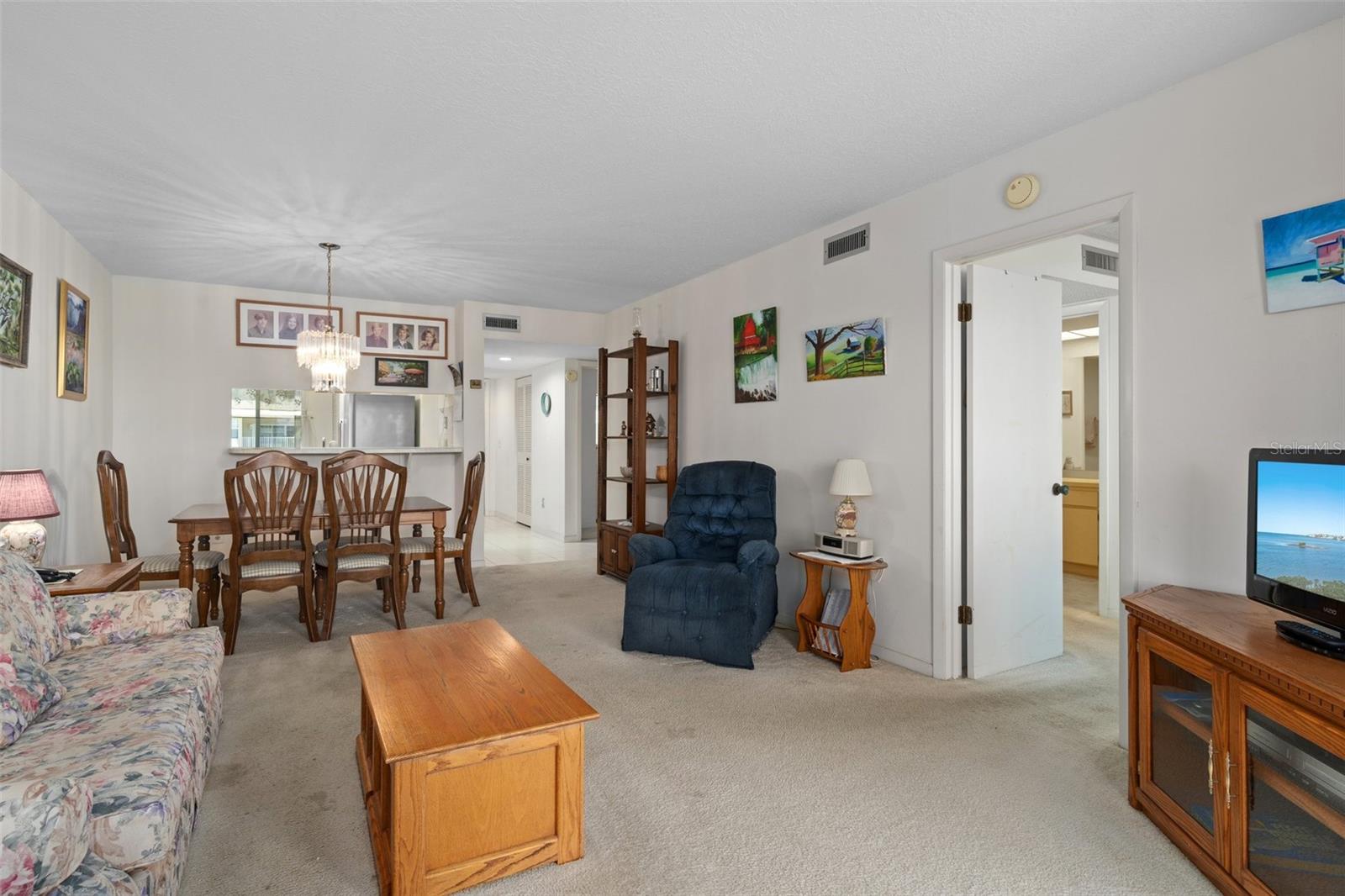 Image 13 of 52 For 8211 Brent Street 816