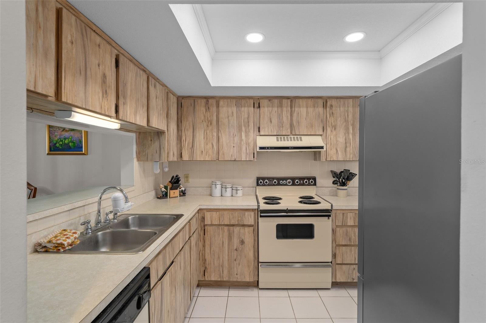 Image 16 of 52 For 8211 Brent Street 816