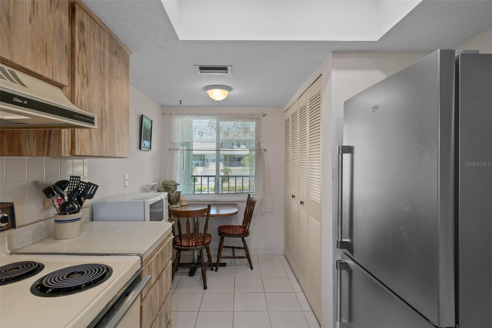 Image 17 of 52 For 8211 Brent Street 816