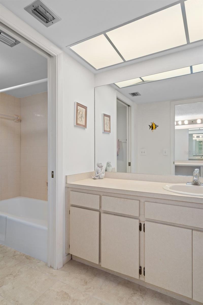 Image 27 of 52 For 8211 Brent Street 816