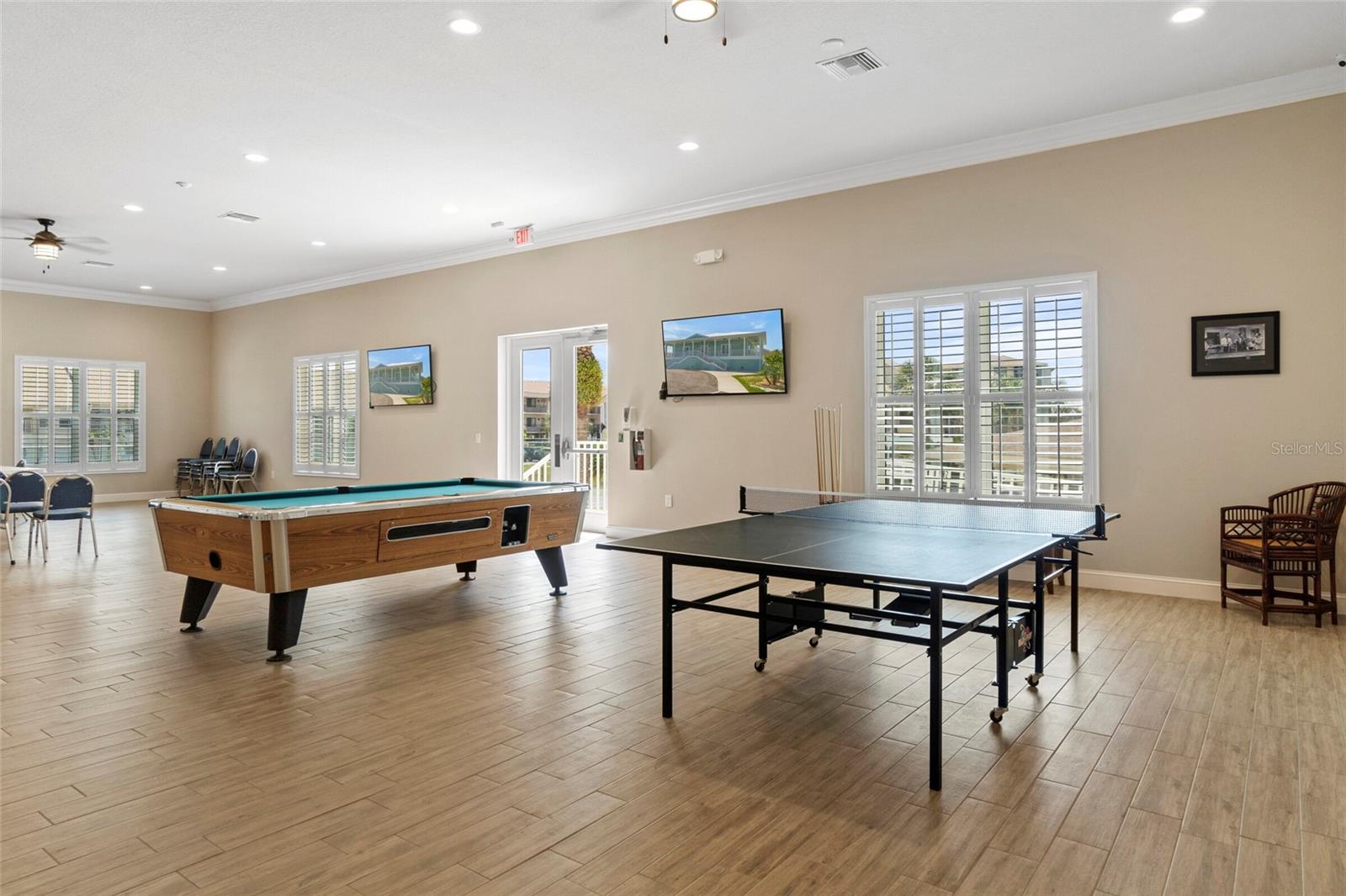 Image 42 of 52 For 8211 Brent Street 816