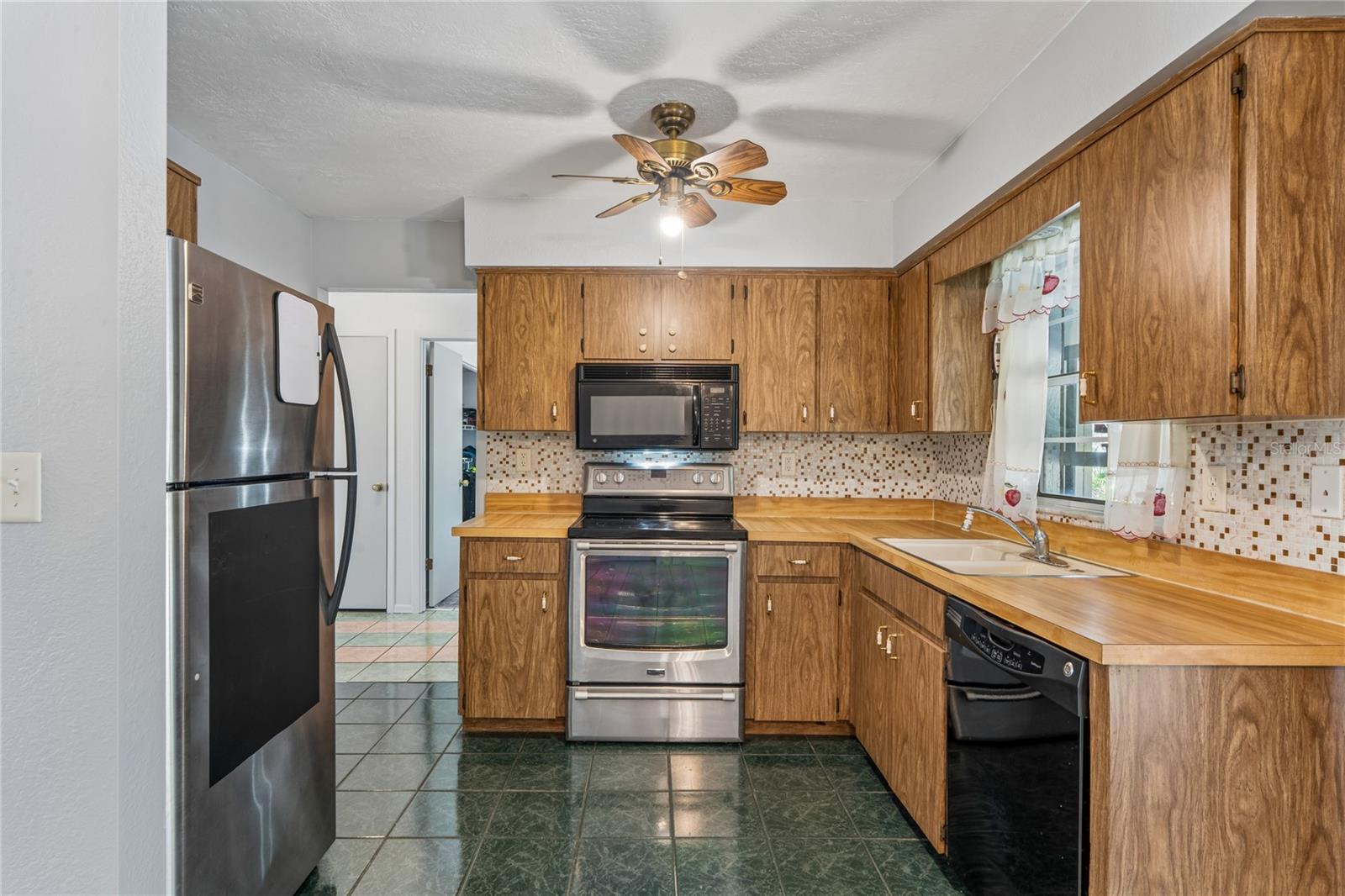 Image 10 of 47 For 14345 Missouri Skylark Road