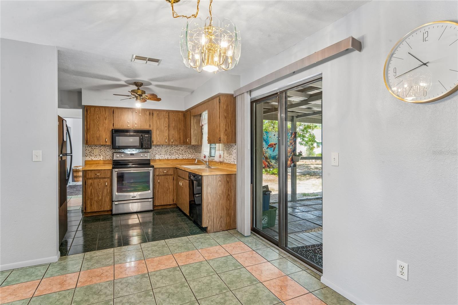 Image 16 of 47 For 14345 Missouri Skylark Road