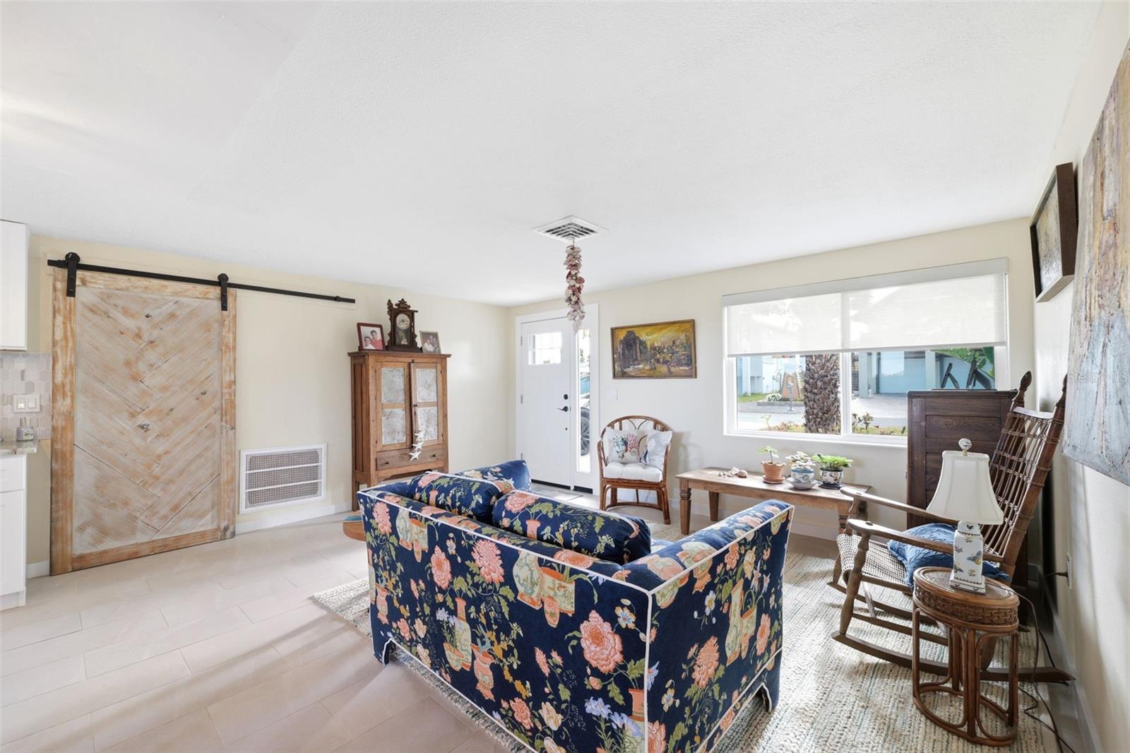 Image 9 of 44 For 13231 Starfish Drive