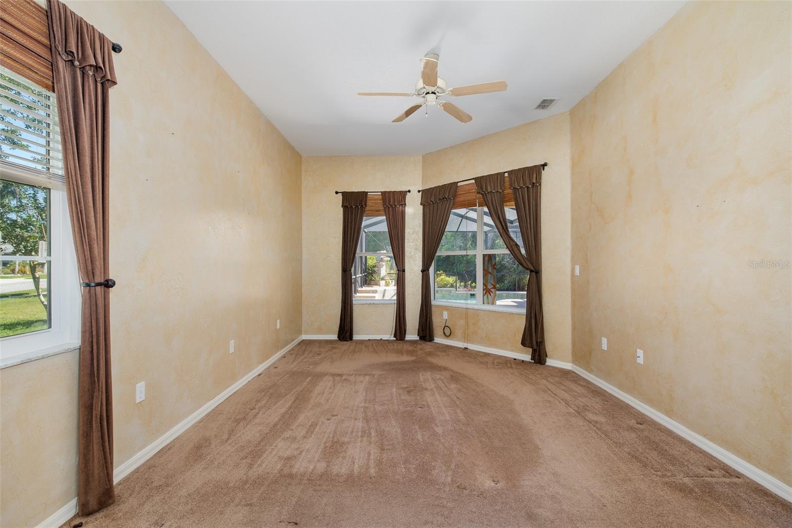Image 33 of 67 For 1517 Haverhill Drive