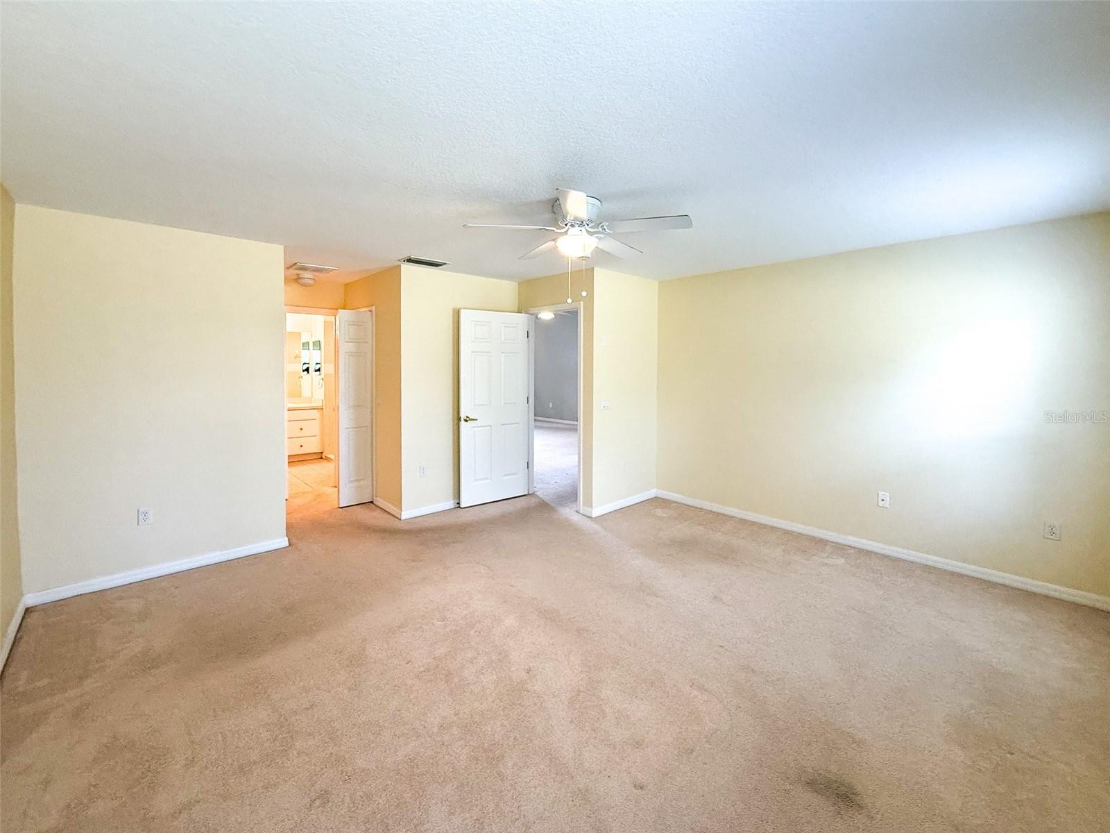 Image 17 of 45 For 18037 Baywood Forest Drive