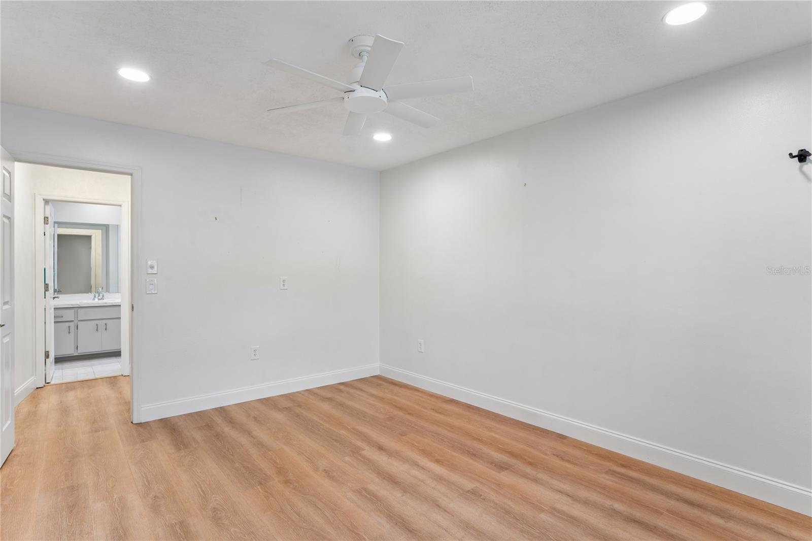 Image 23 of 63 For 7900 Cayuga Drive