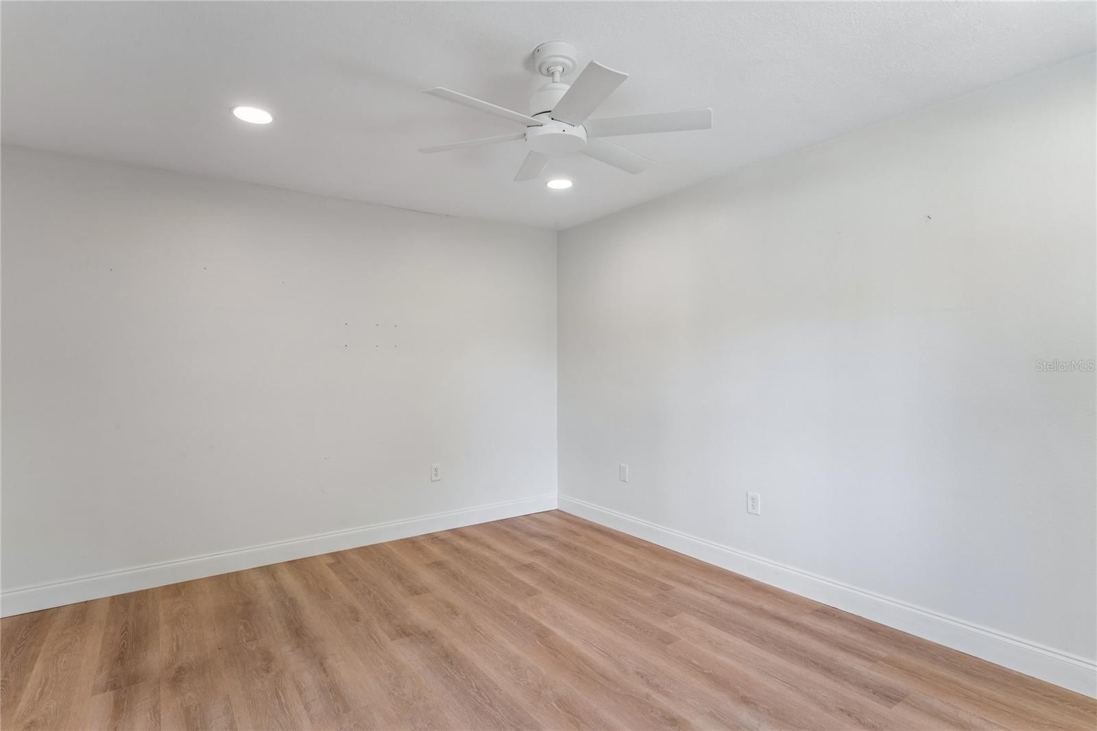 Image 32 of 63 For 7900 Cayuga Drive