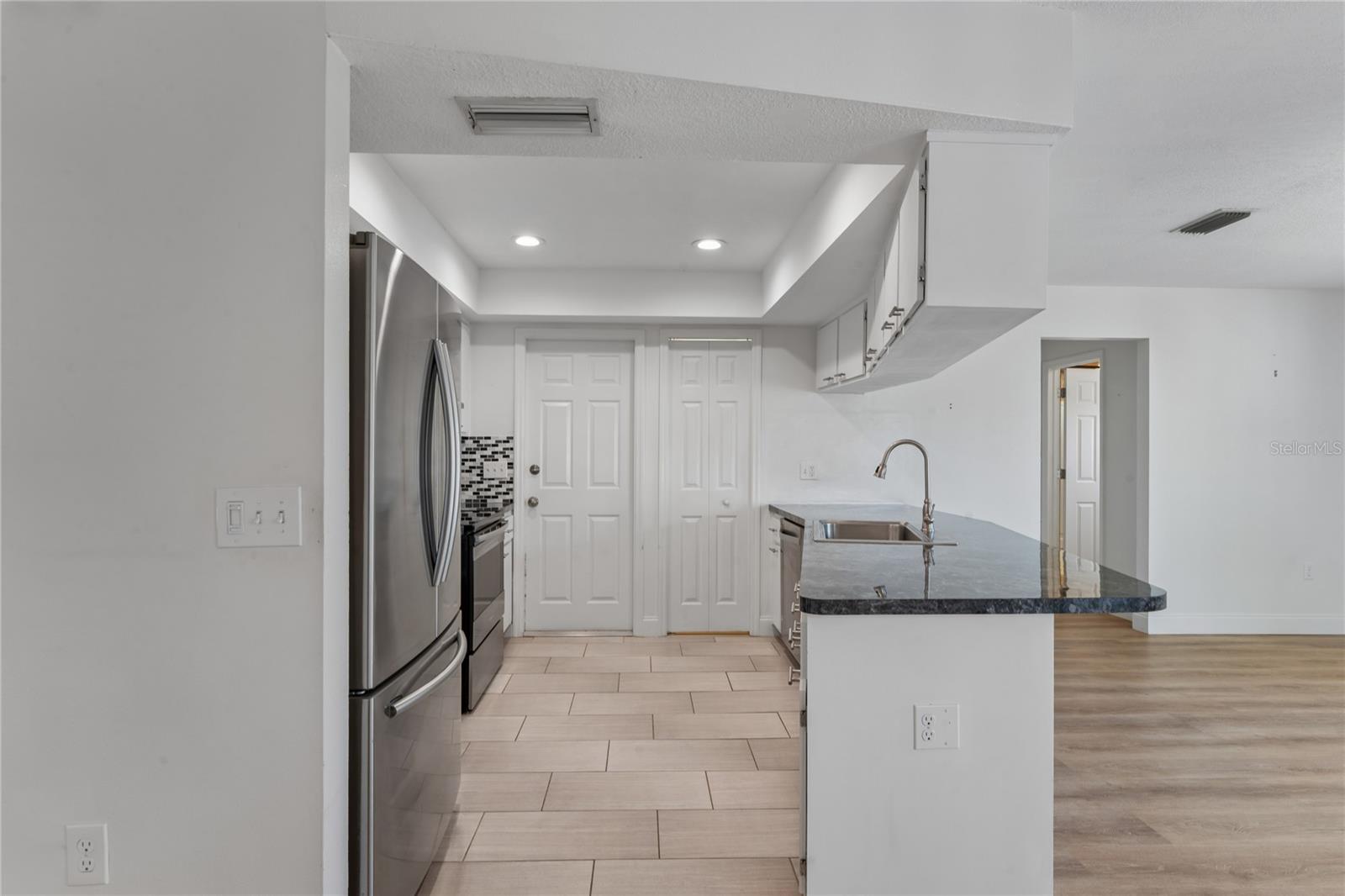 Image 6 of 63 For 7900 Cayuga Drive