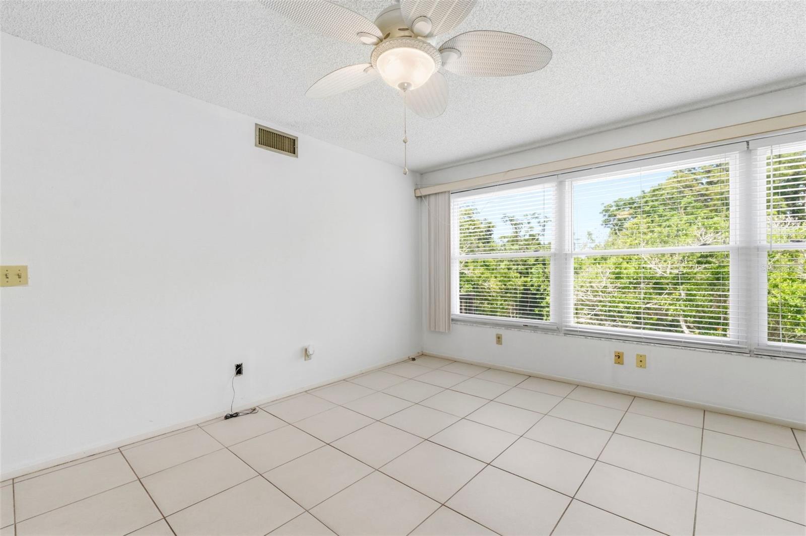 Image 15 of 62 For 2170 Americus Boulevard S 58