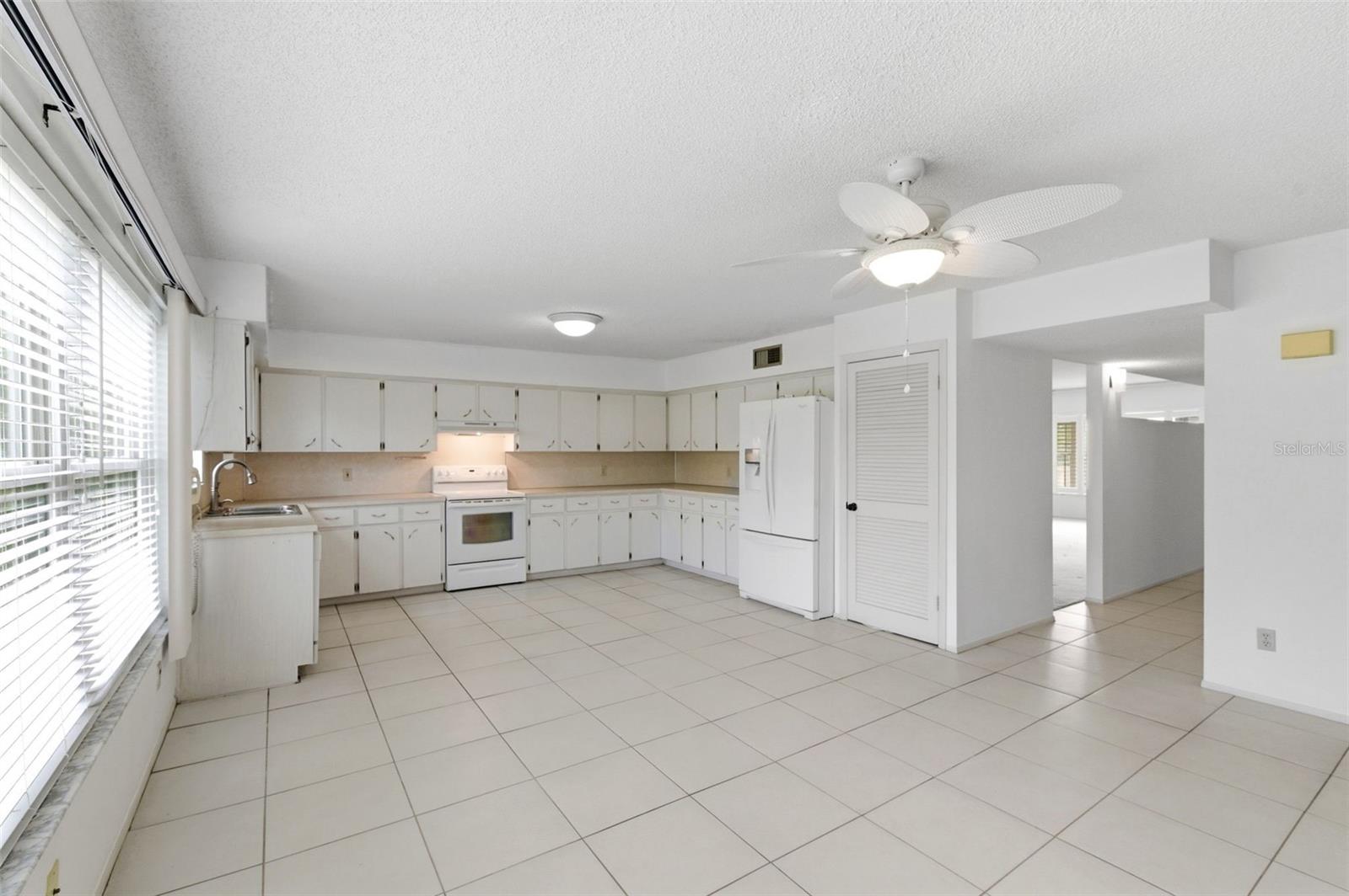 Image 18 of 62 For 2170 Americus Boulevard S 58