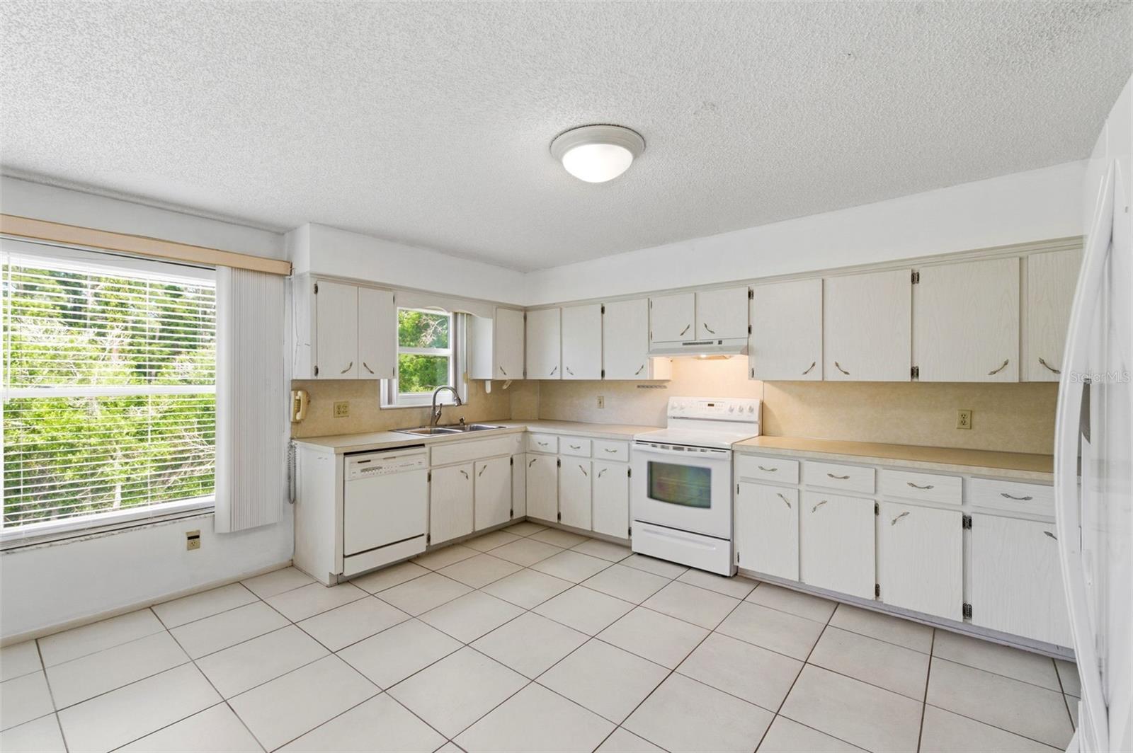 Image 22 of 62 For 2170 Americus Boulevard S 58