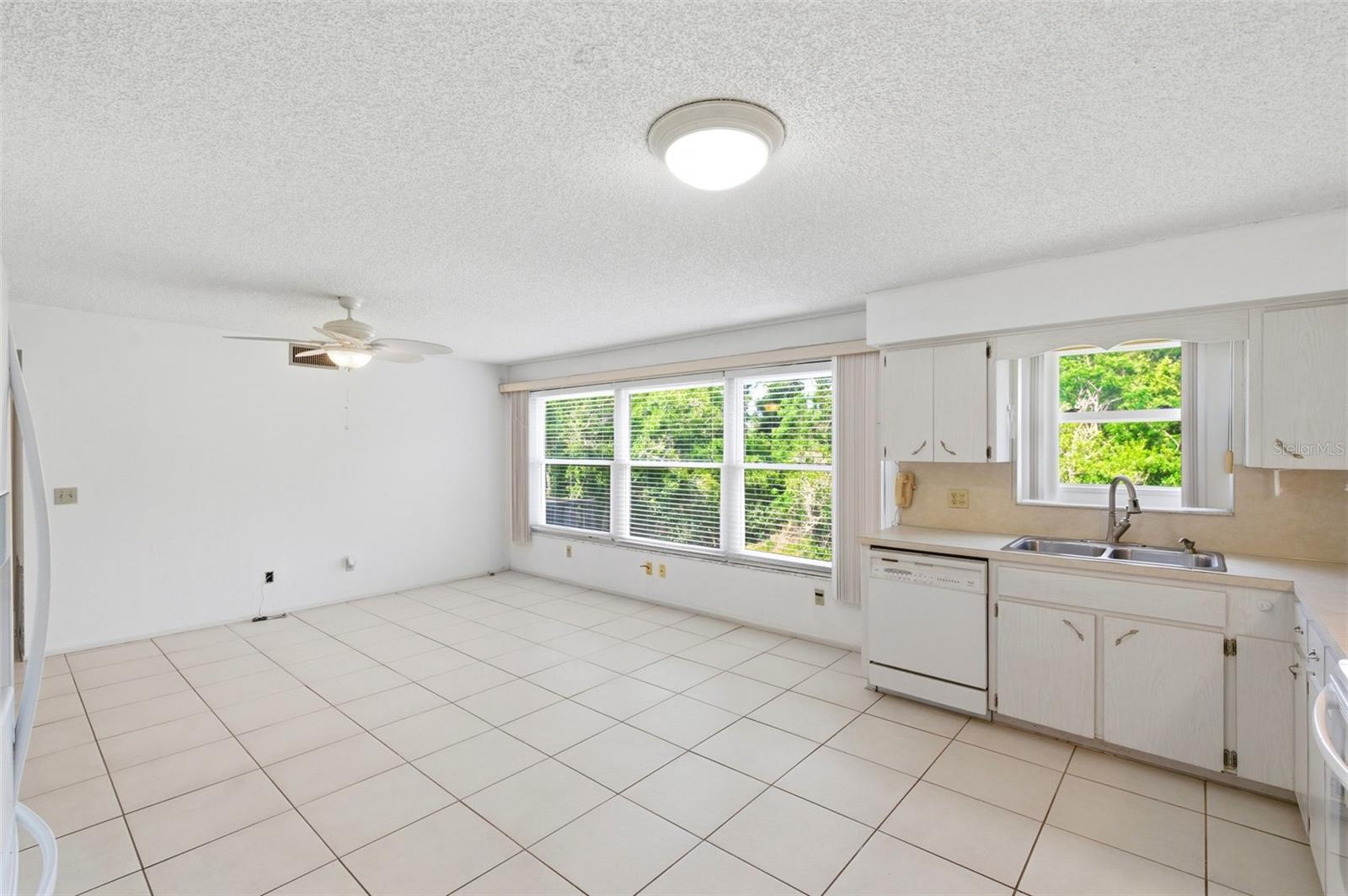 Image 24 of 62 For 2170 Americus Boulevard S 58