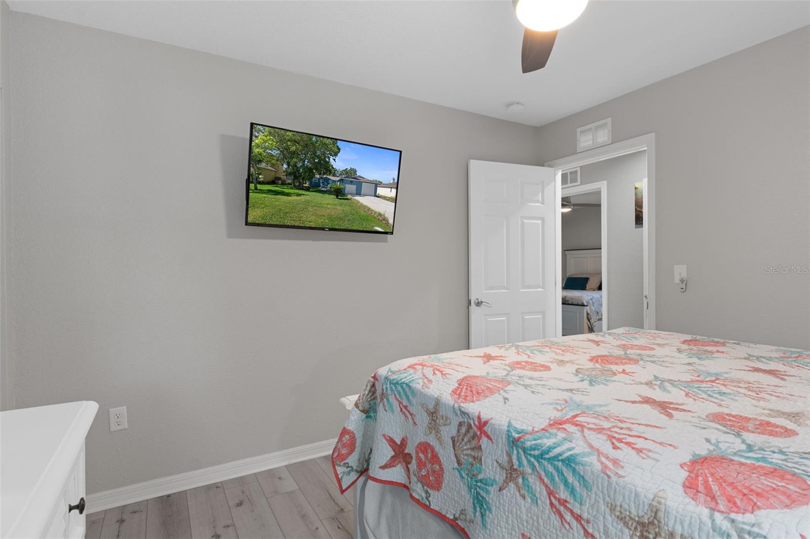 Image 27 of 56 For 11430 Waterway Drive