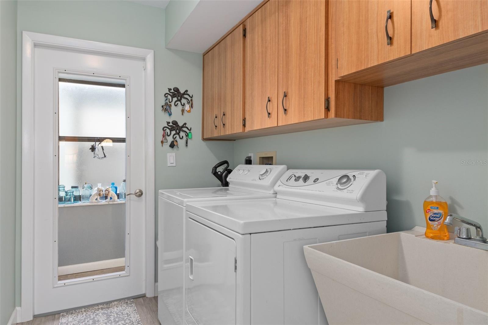 Image 34 of 59 For 5248 Riverview Circle