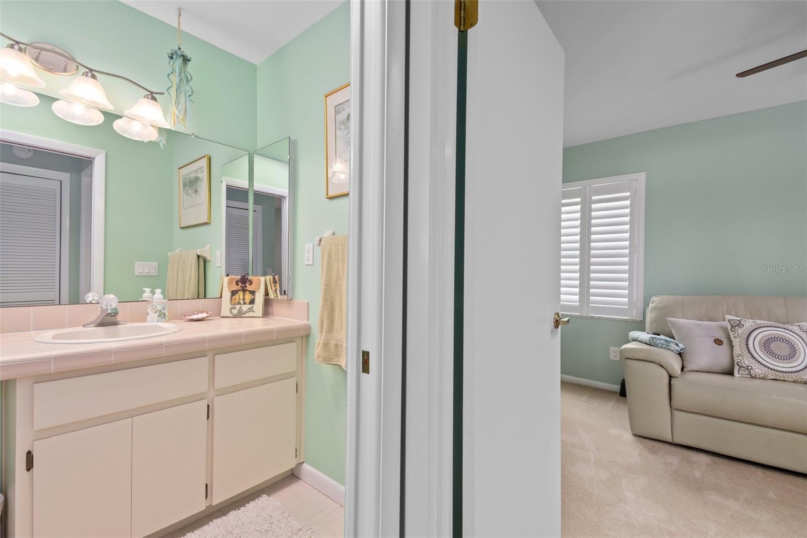 Image 38 of 59 For 5248 Riverview Circle