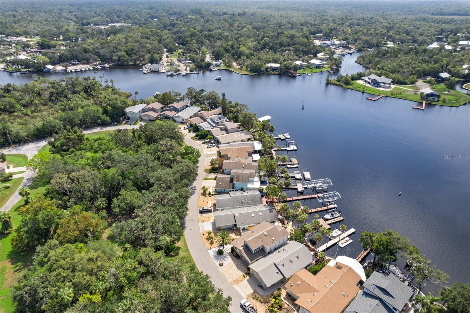 Image 5 of 59 For 5248 Riverview Circle