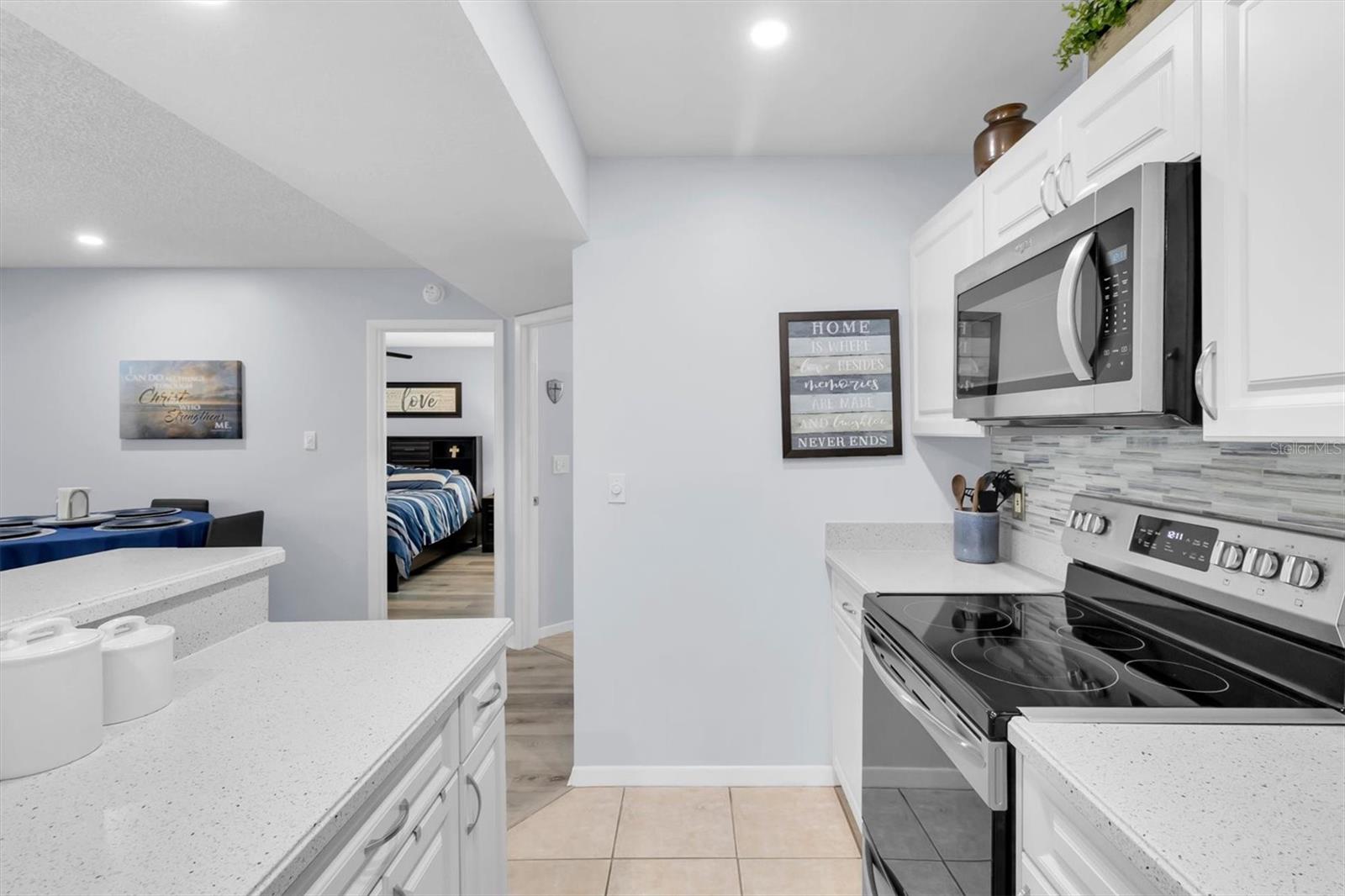 Image 11 of 28 For 7712 Hillside Court 201