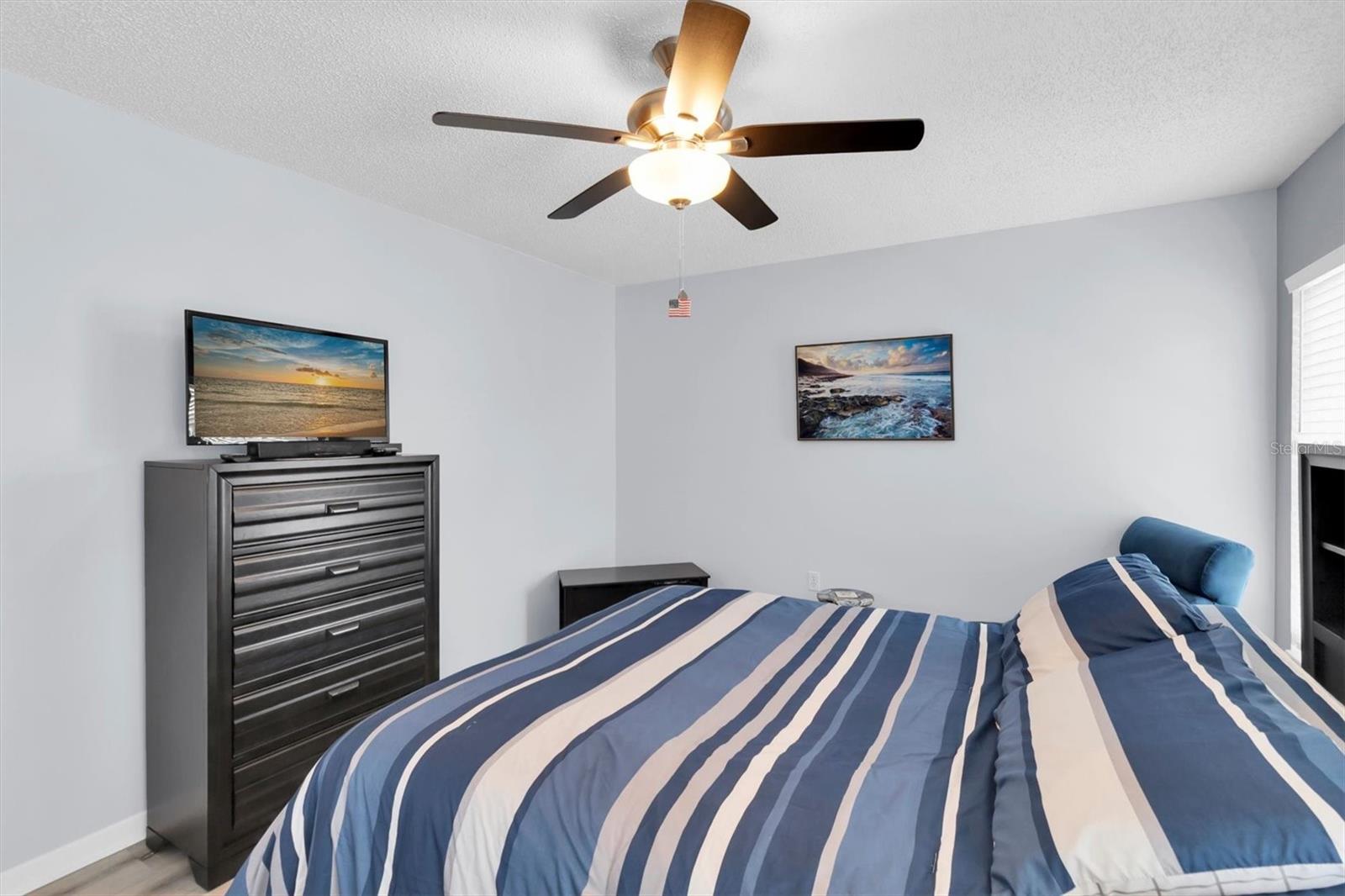 Image 15 of 28 For 7712 Hillside Court 201