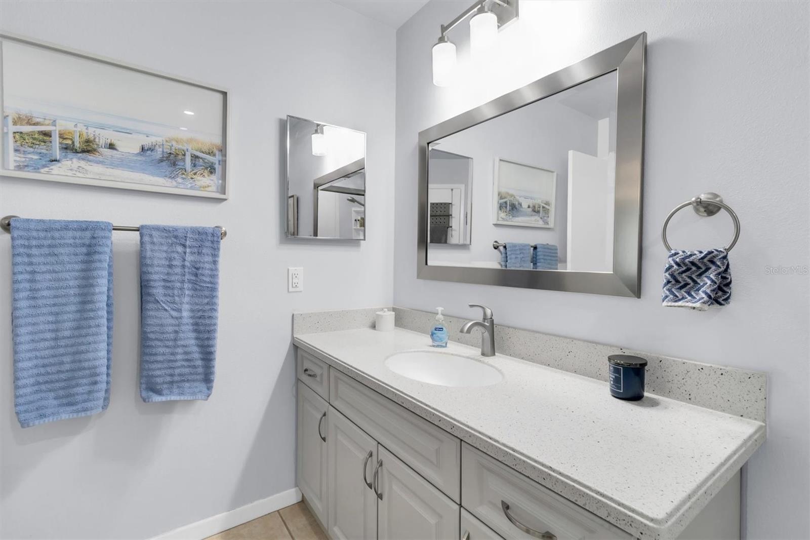 Image 17 of 28 For 7712 Hillside Court 201