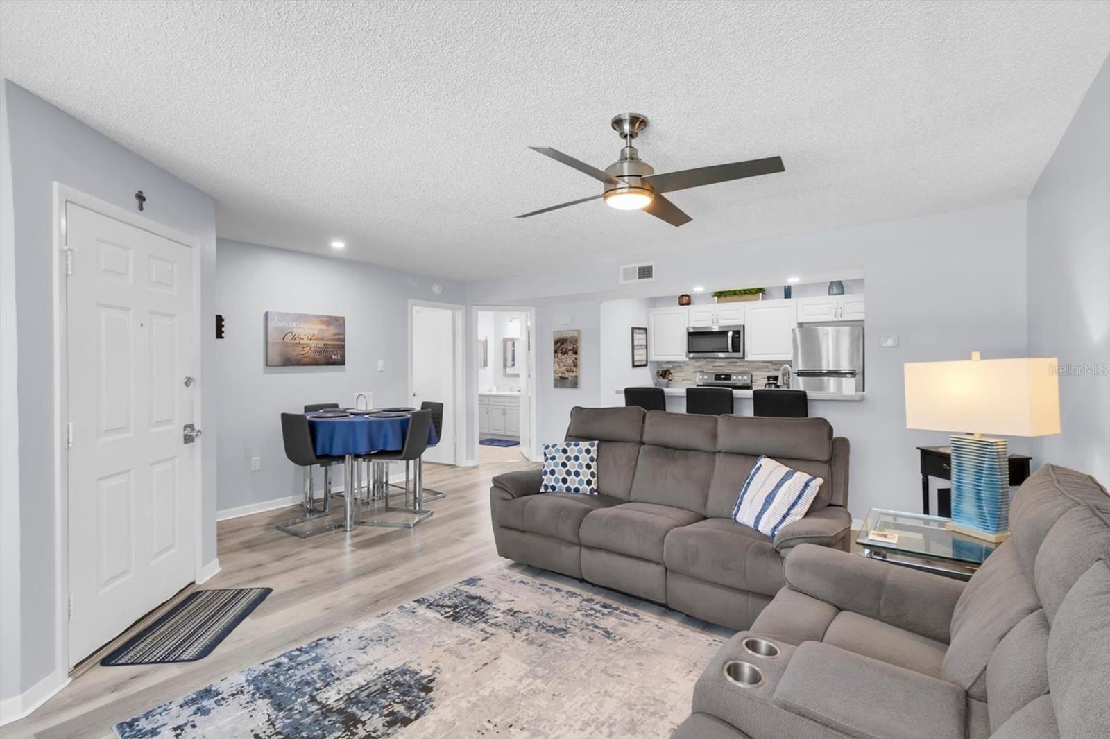 Image 6 of 28 For 7712 Hillside Court 201