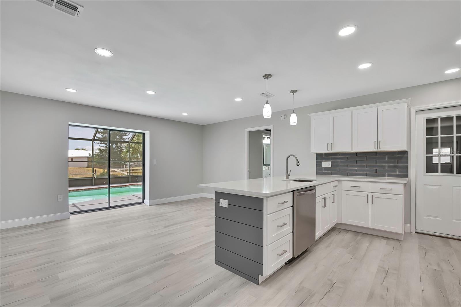 Image 16 of 78 For 9312 Lake Christina Lane