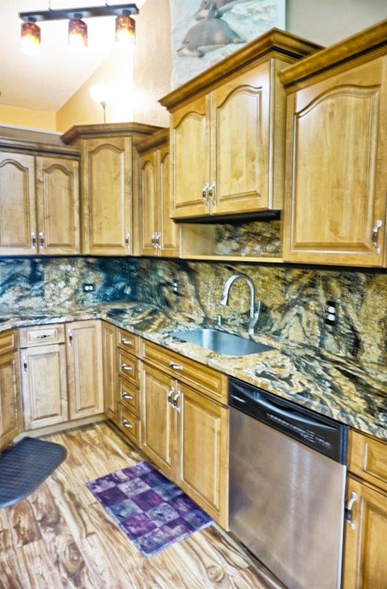Image 5 of 17 For 1873 Mazo Manor 5