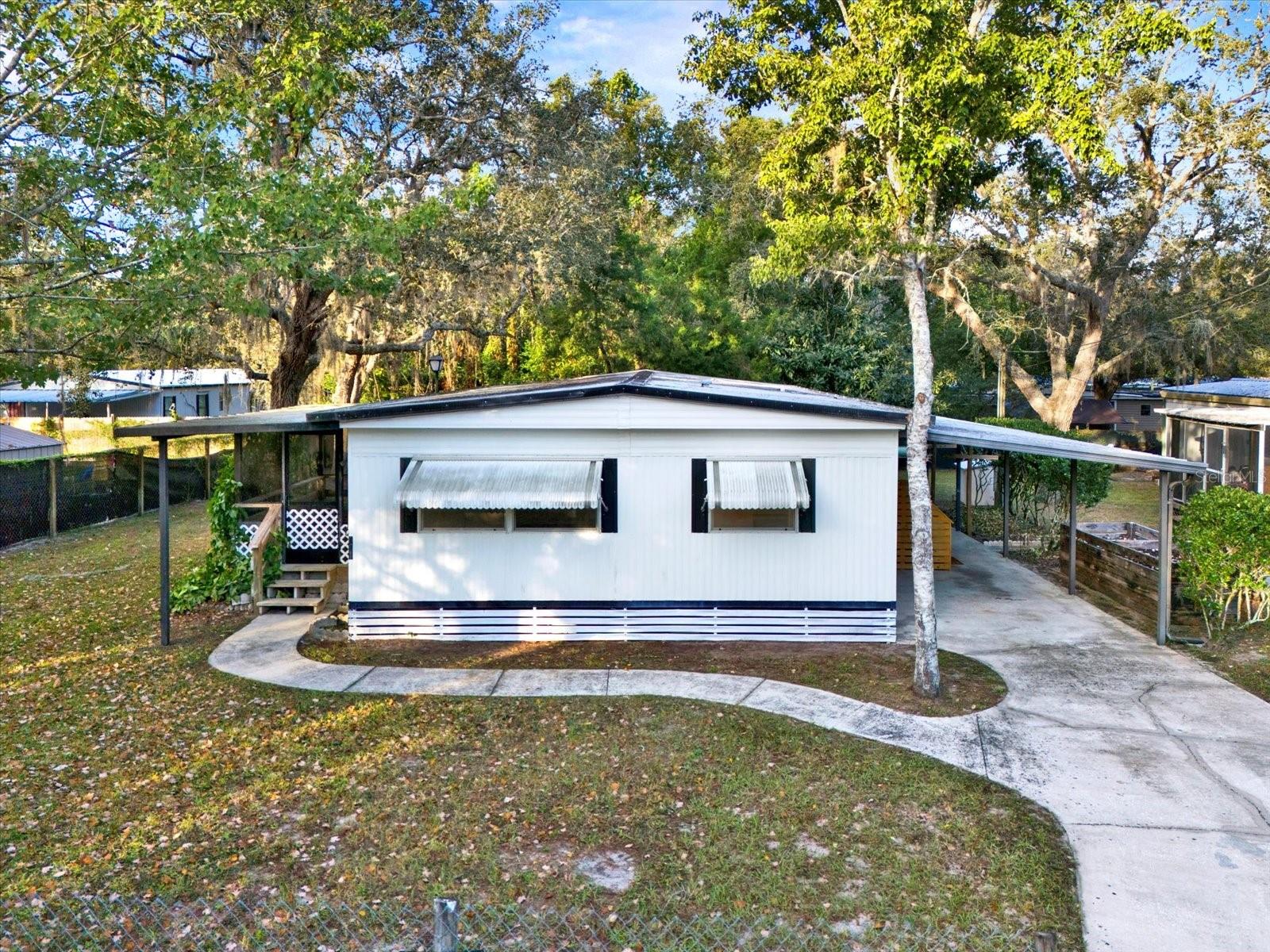 Image 21 of 24 For 10051 Huntley Street