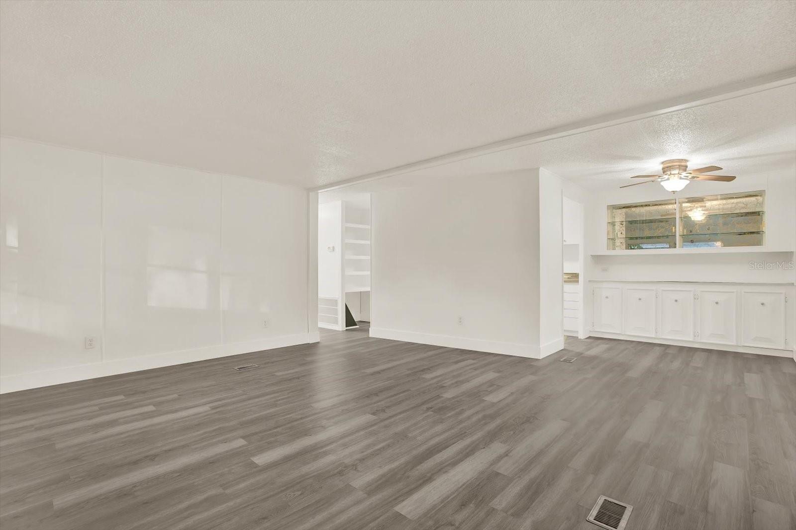 Image 5 of 24 For 10051 Huntley Street
