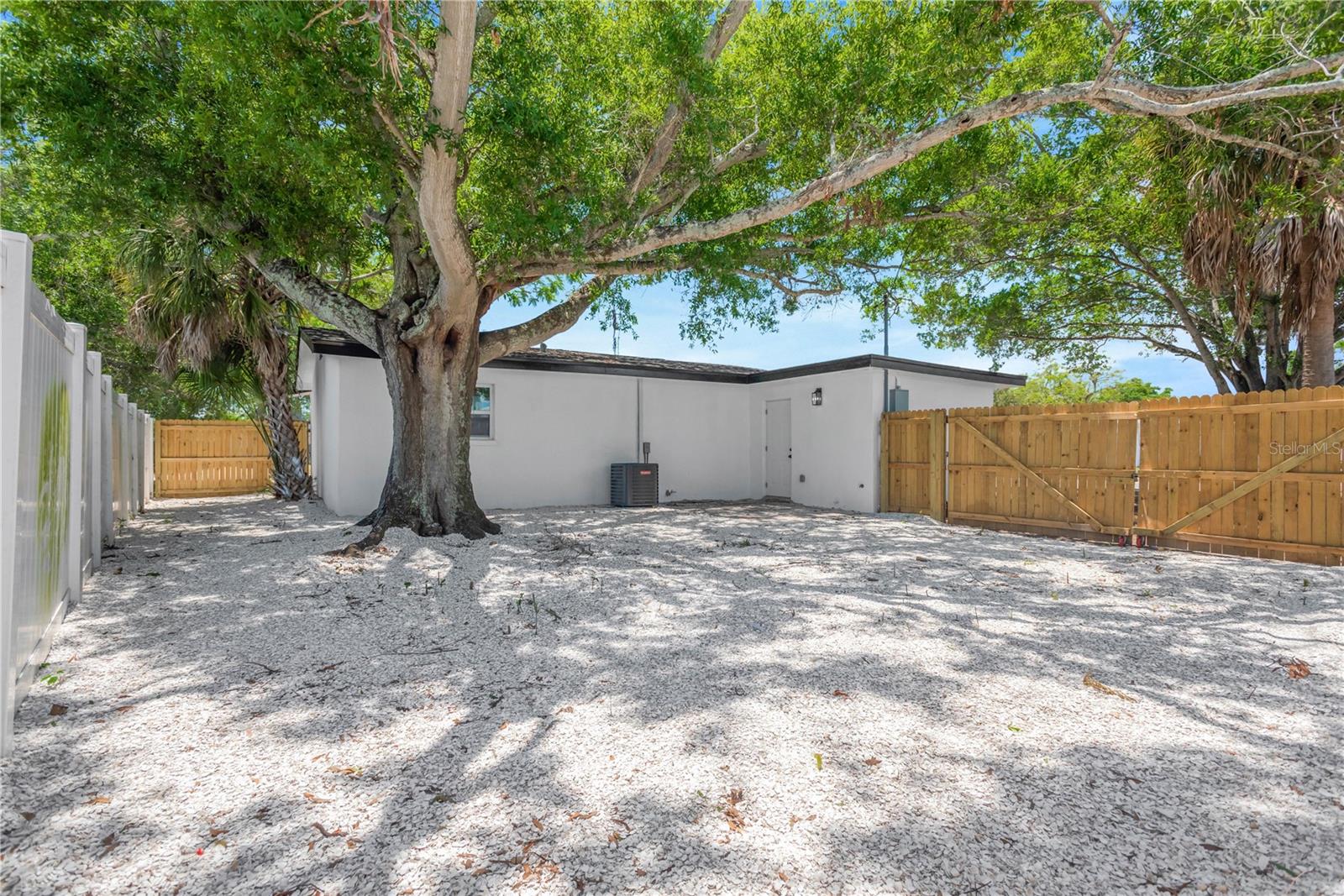 Image 17 of 23 For 5052 Jasmine Circle