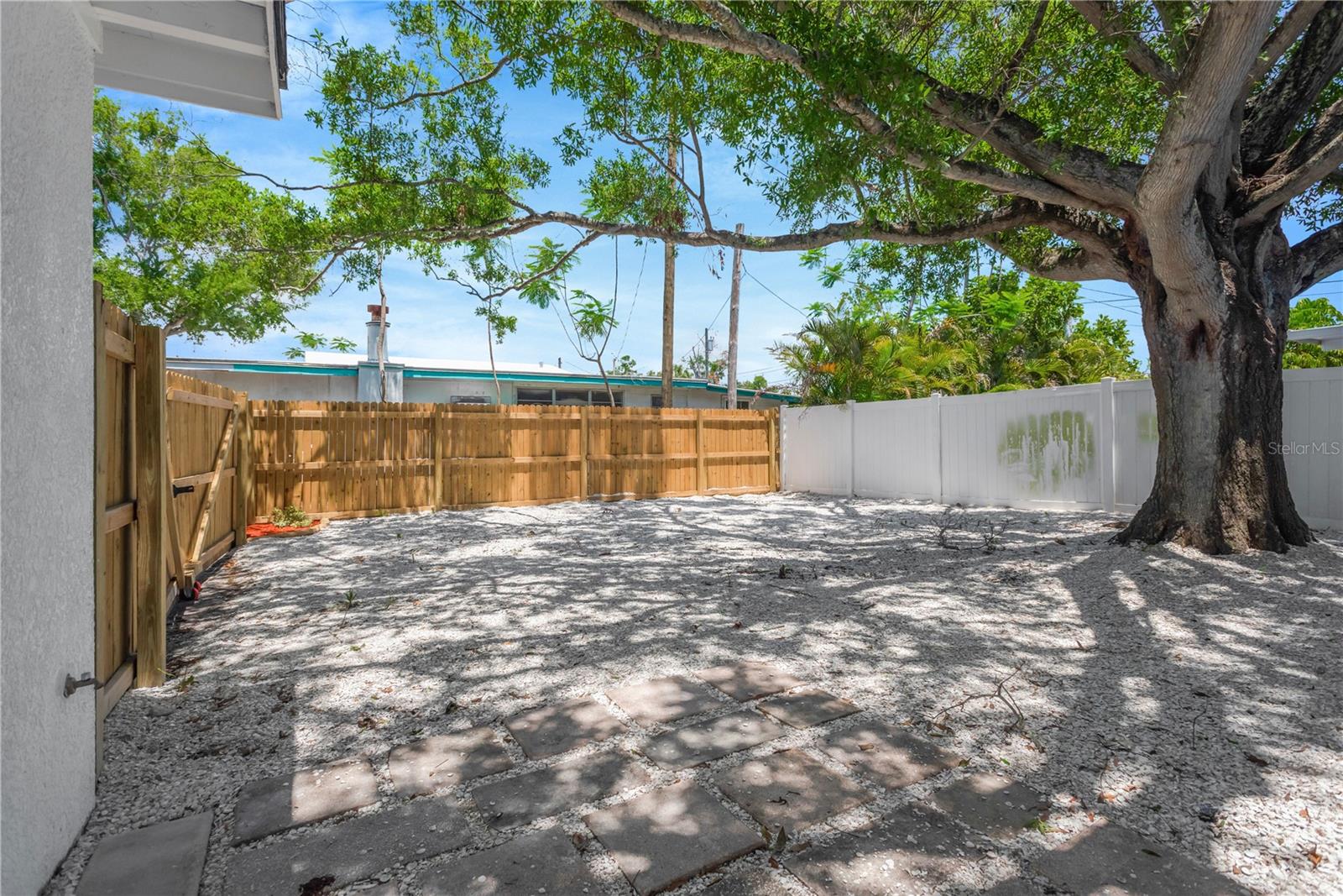 Image 18 of 23 For 5052 Jasmine Circle