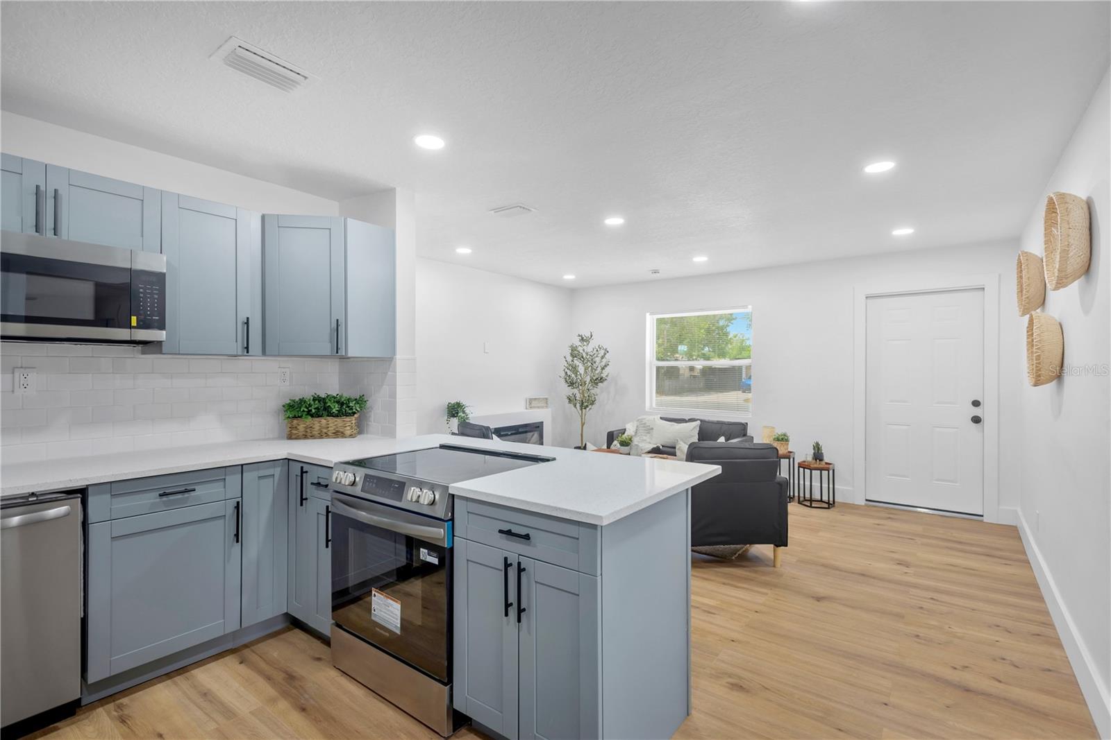 Image 6 of 23 For 5052 Jasmine Circle