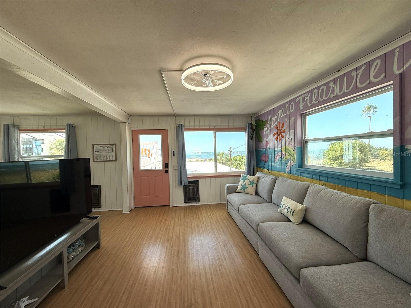 Image 4 of 52 For 12609 Sunshine Lane
