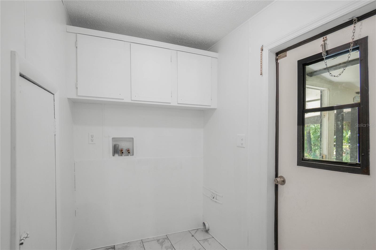 Image 14 of 44 For 6550 Debra Avenue