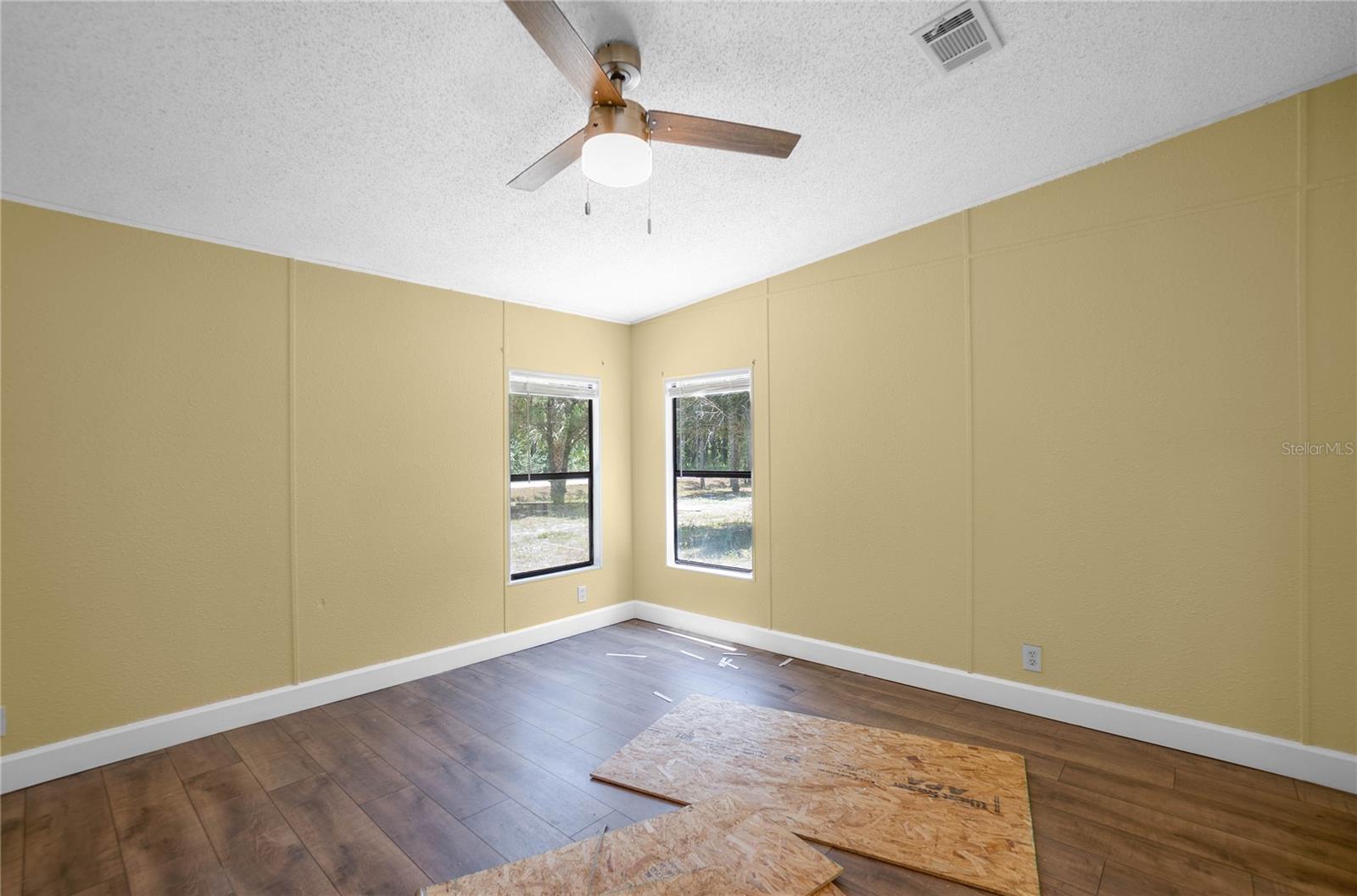 Image 15 of 44 For 6550 Debra Avenue