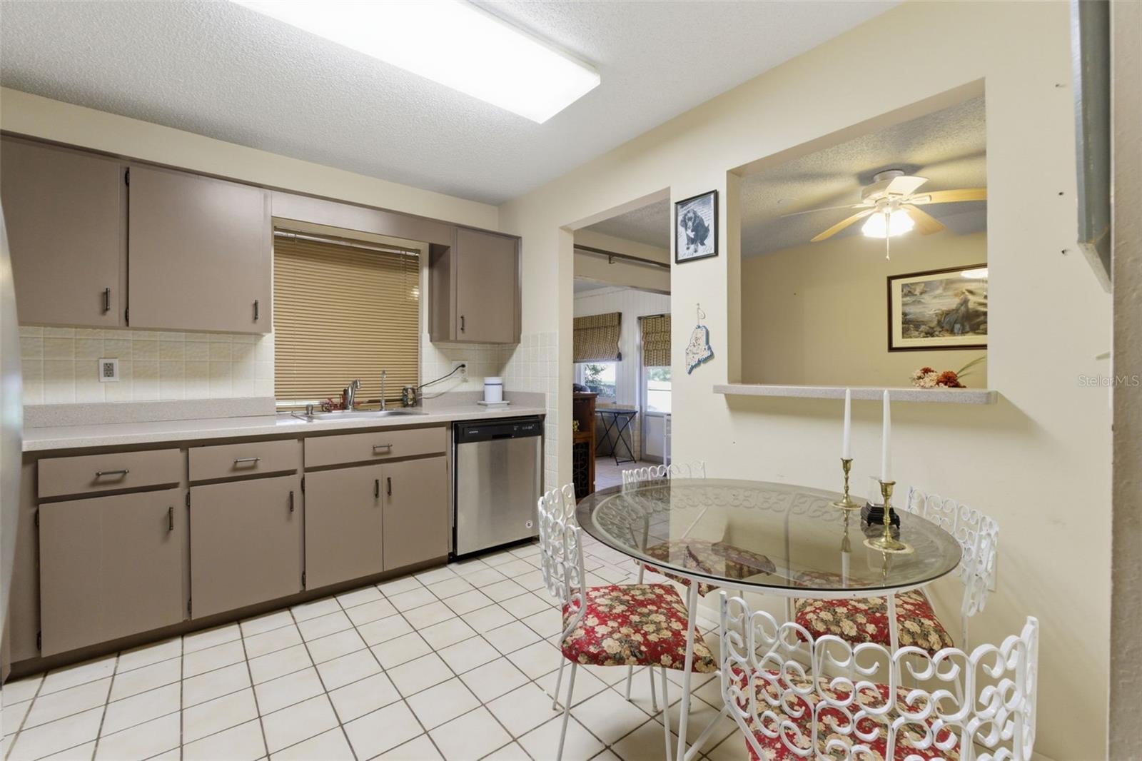 Image 15 of 36 For 10636 Salamanca Drive