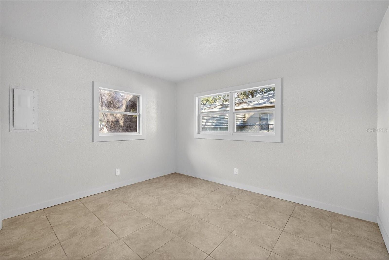 Image 23 of 31 For 773 Harbor Drive S