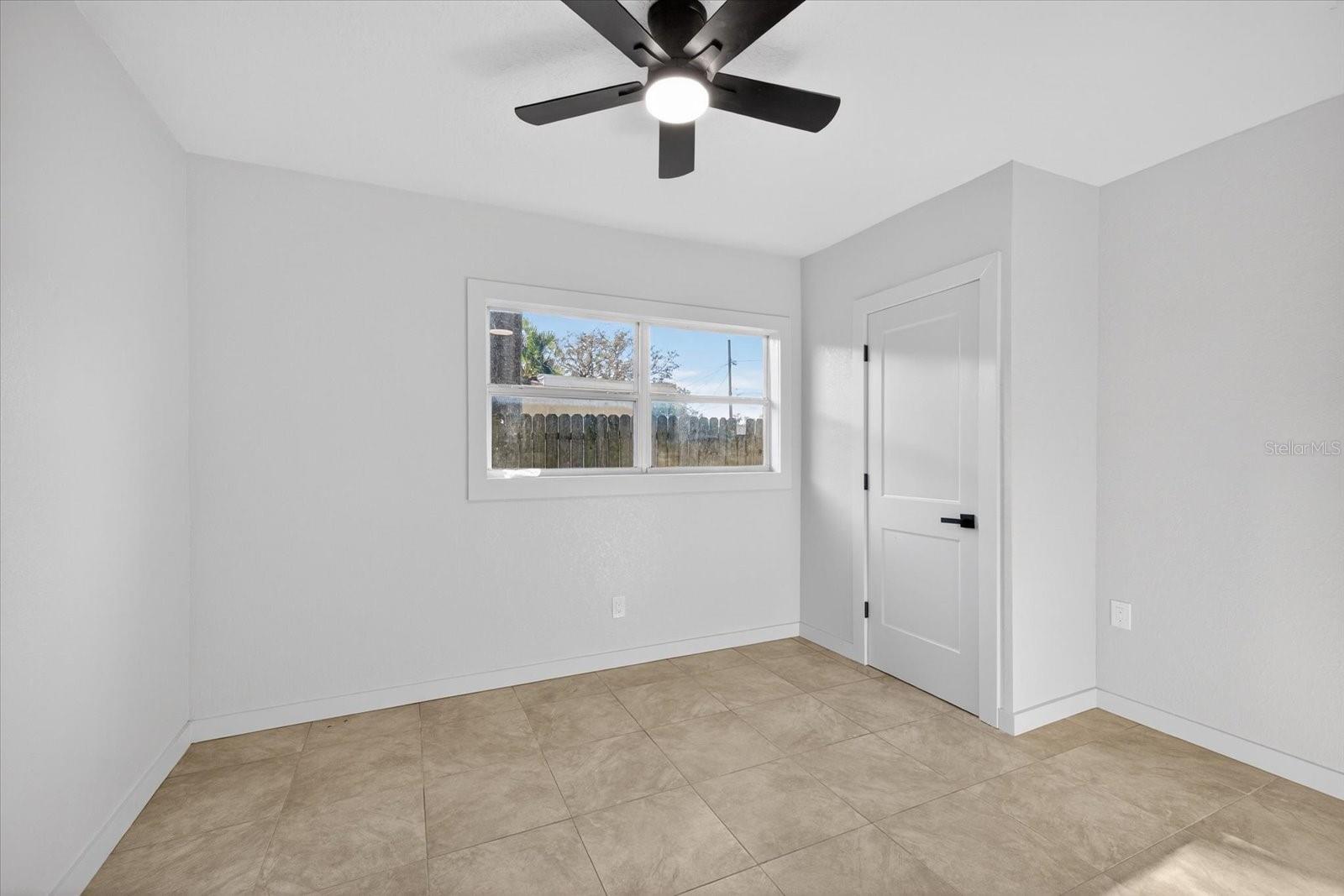 Image 25 of 31 For 773 Harbor Drive S