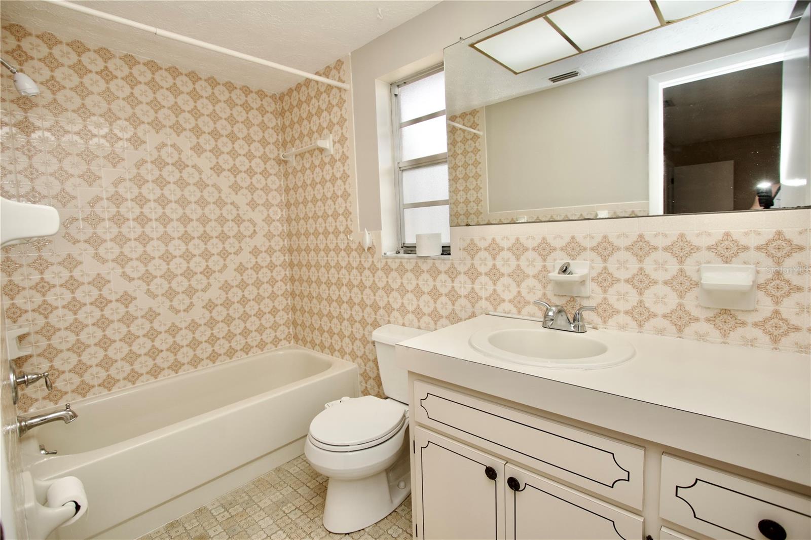 Image 18 of 26 For 8934 Bari Court