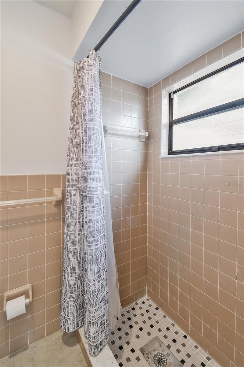 Image 27 of 31 For 4422 Tall Oak Lane