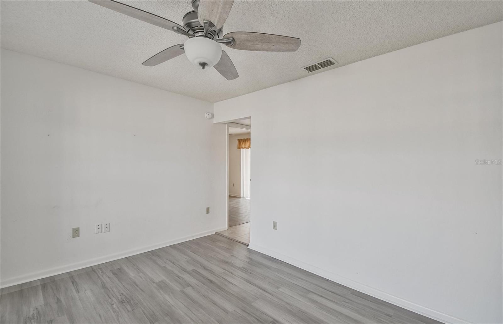 Image 7 of 31 For 4422 Tall Oak Lane