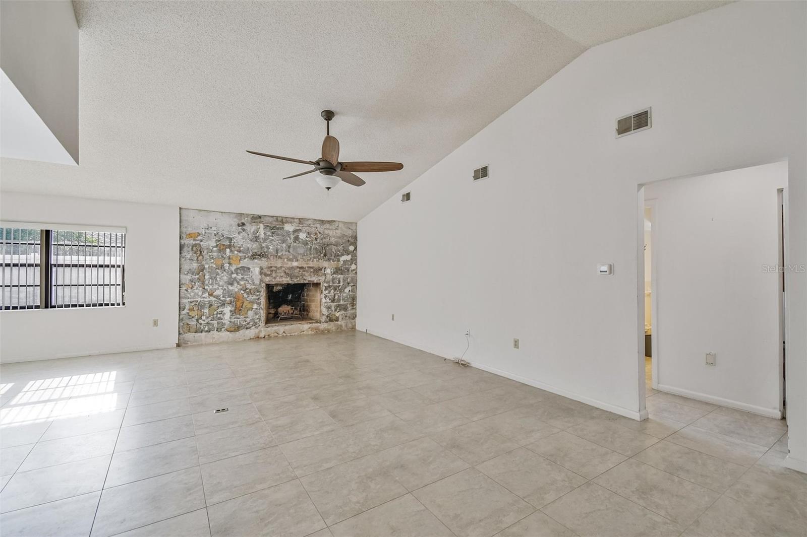 Image 8 of 31 For 4422 Tall Oak Lane