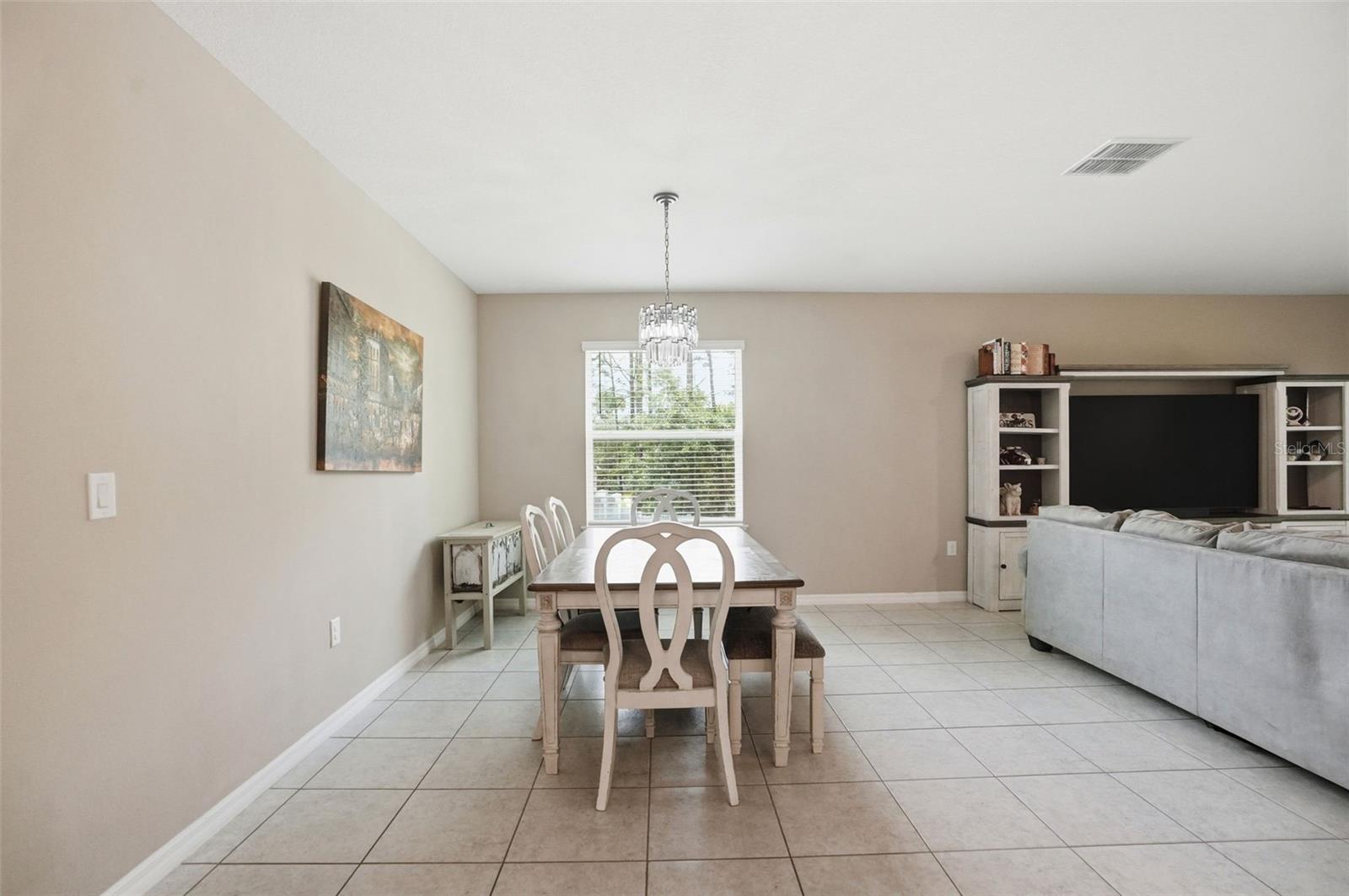 Listing photo id 14 for 39 Milbark Drive