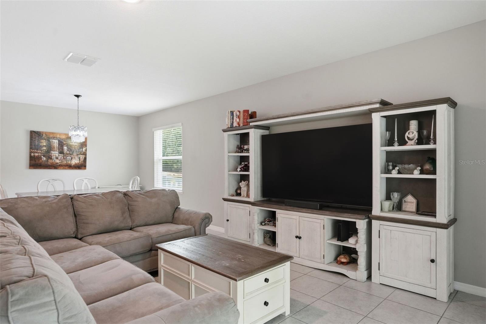 Listing photo id 22 for 39 Milbark Drive