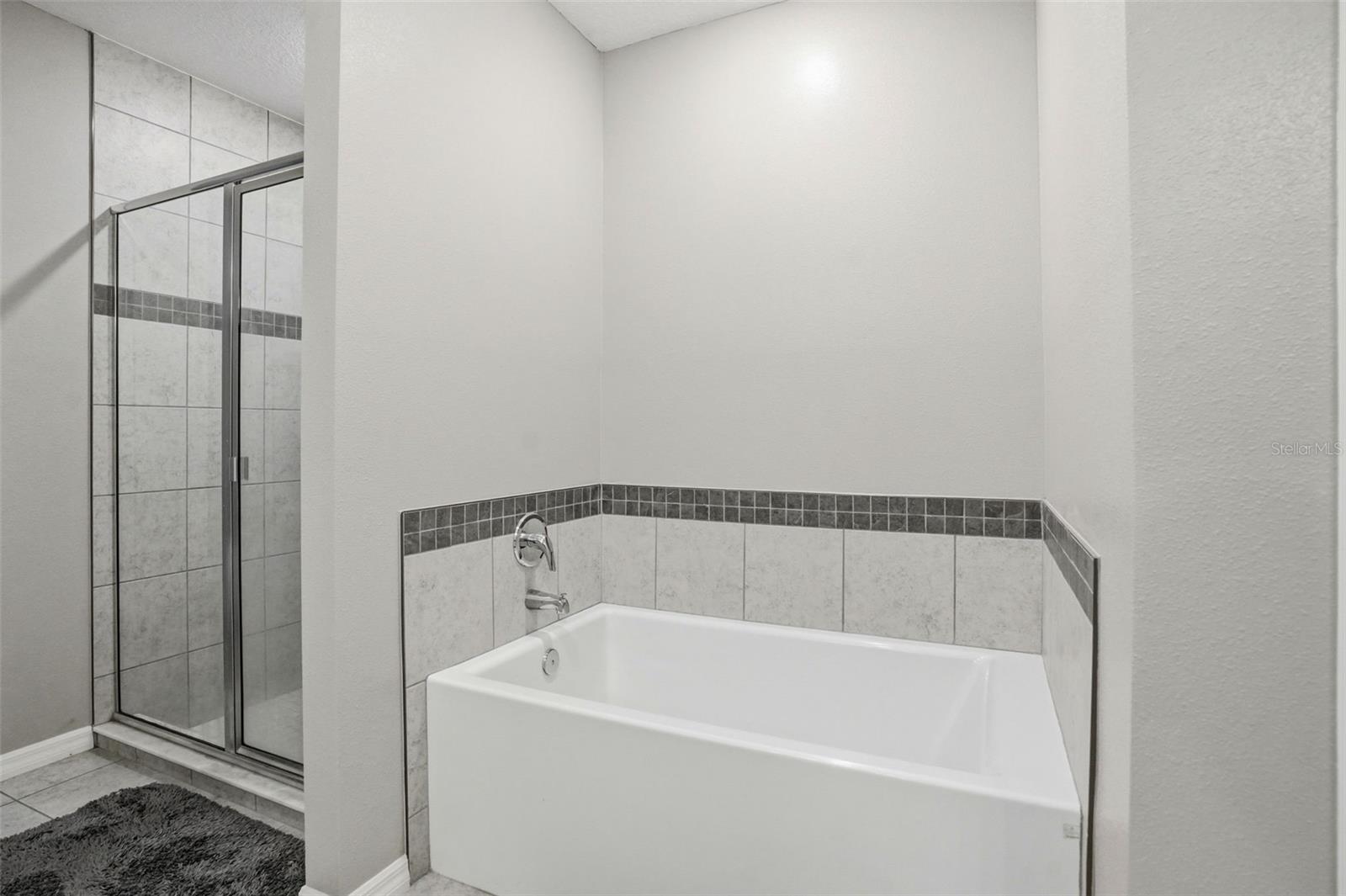 Listing photo id 30 for 39 Milbark Drive