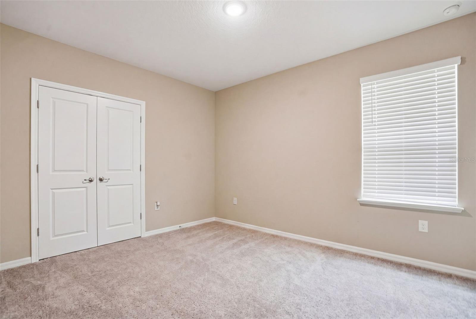 Listing photo id 34 for 39 Milbark Drive