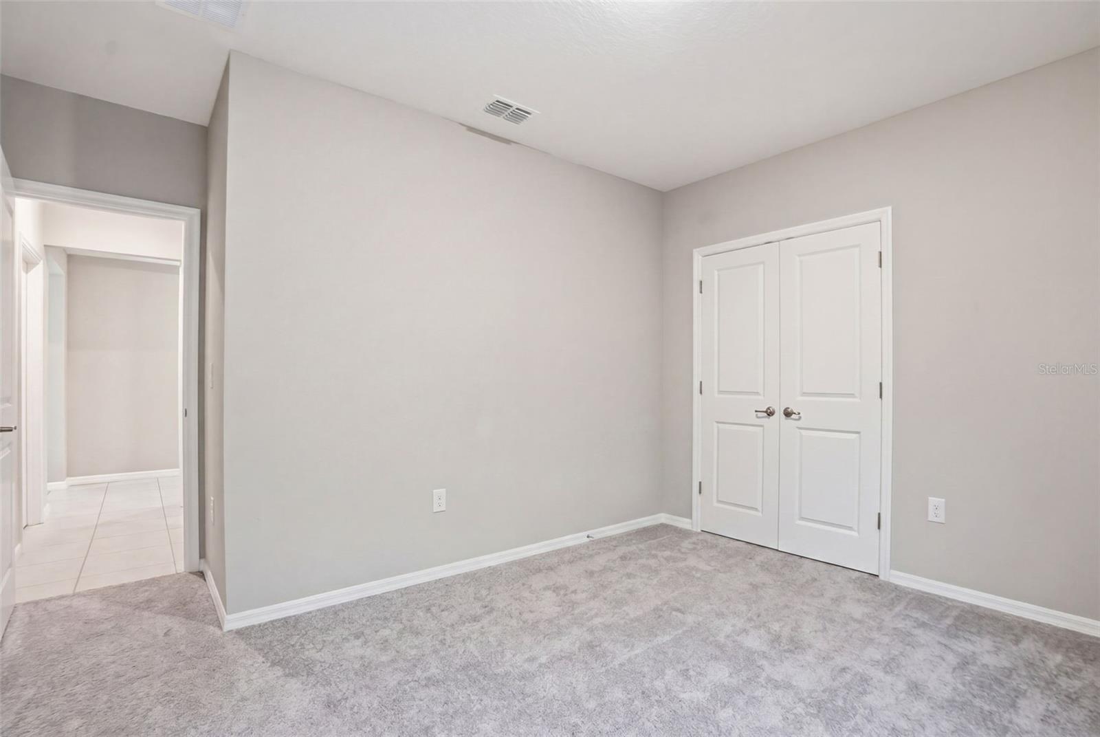 Listing photo id 35 for 39 Milbark Drive