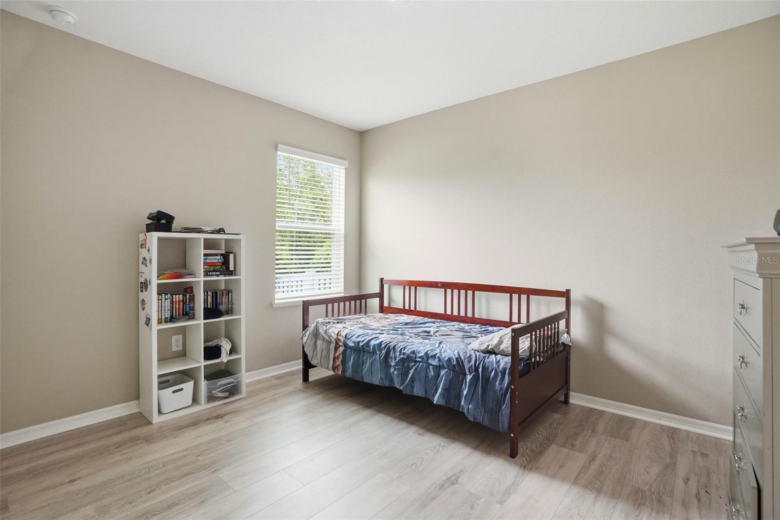 Listing photo id 37 for 39 Milbark Drive