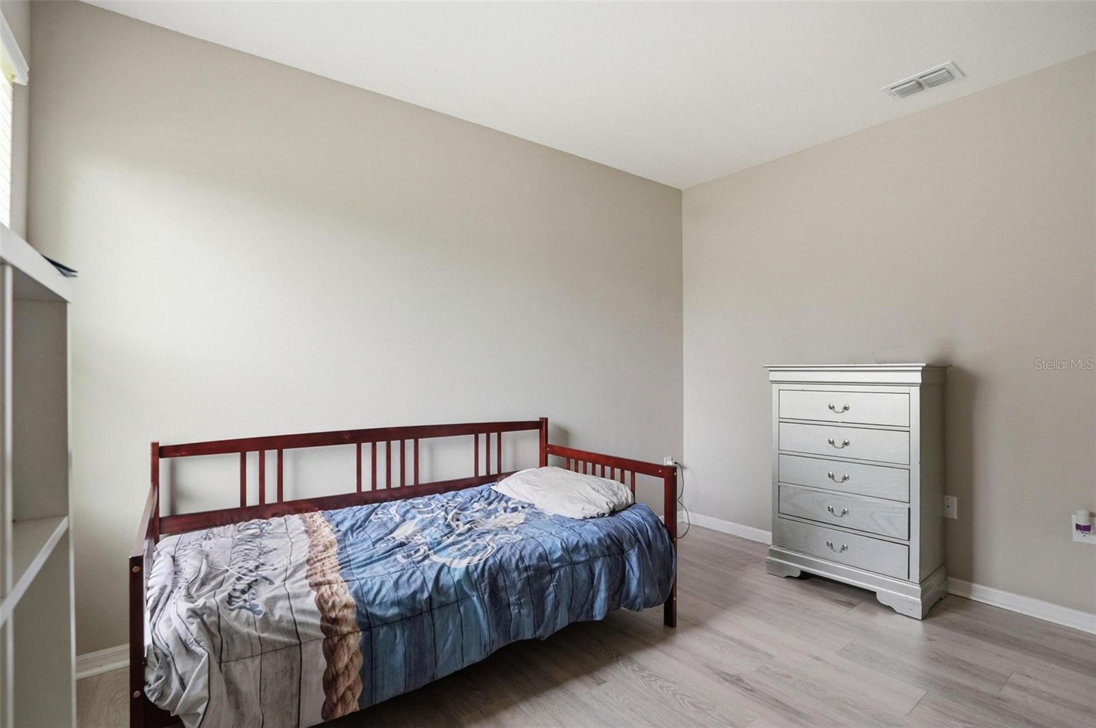 Listing photo id 38 for 39 Milbark Drive