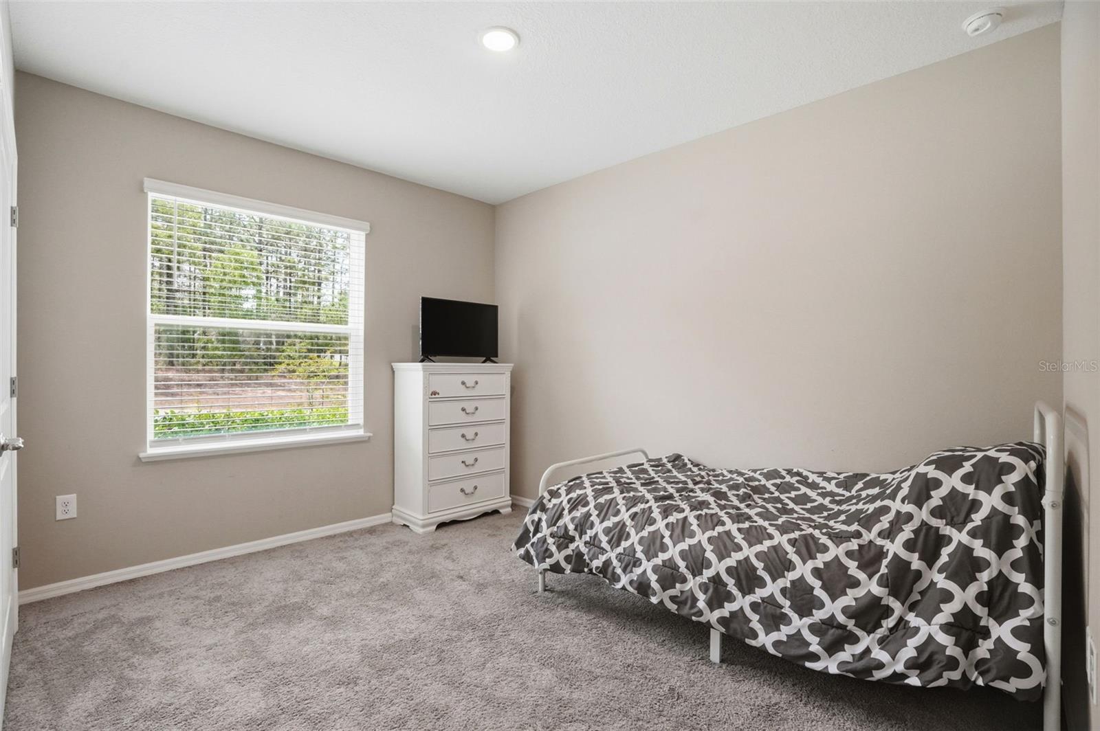 Listing photo id 41 for 39 Milbark Drive